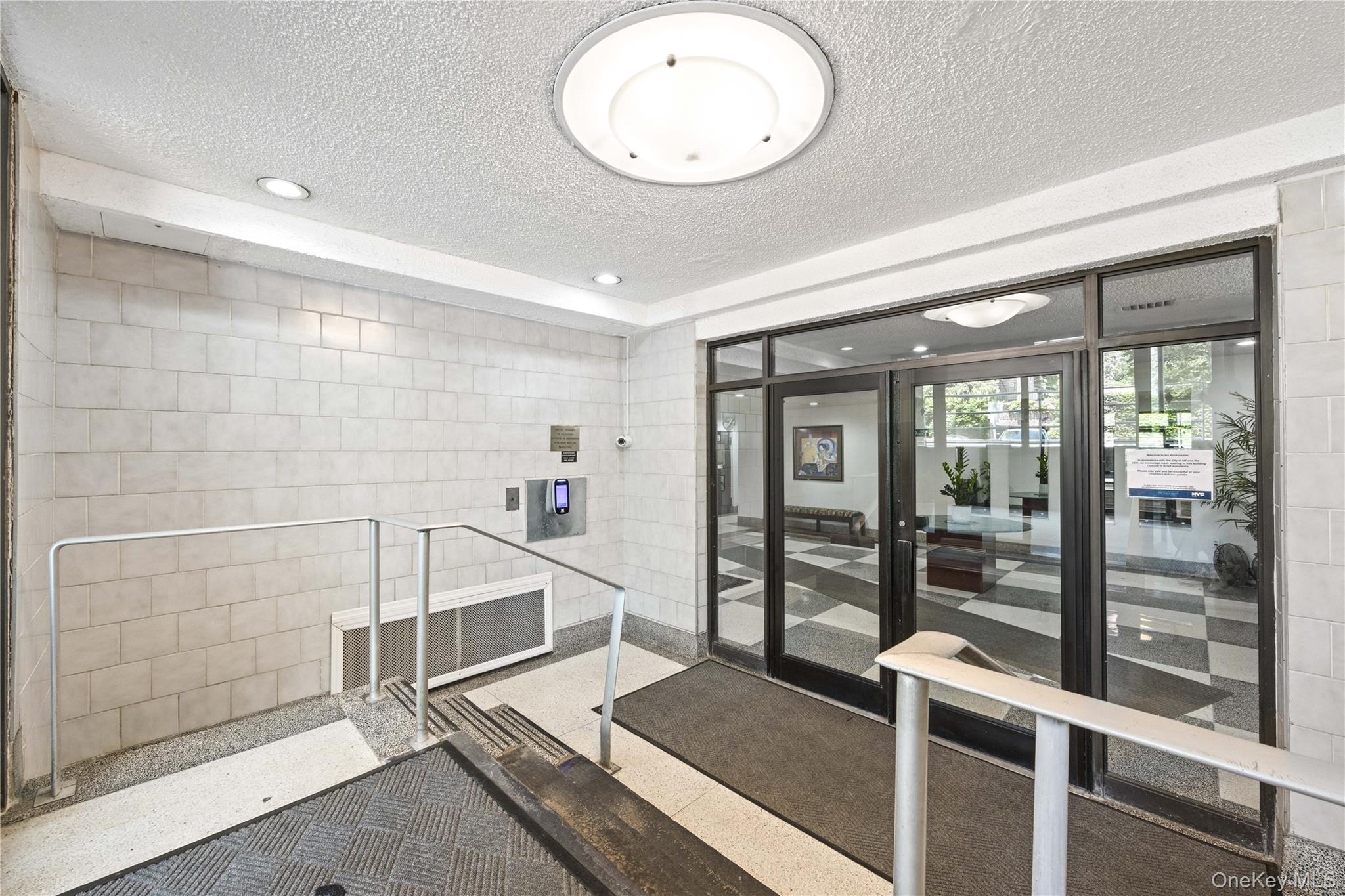 #4 photo, 2736 Independence Avenue, ブロンクス区 Bronx , NY 10463