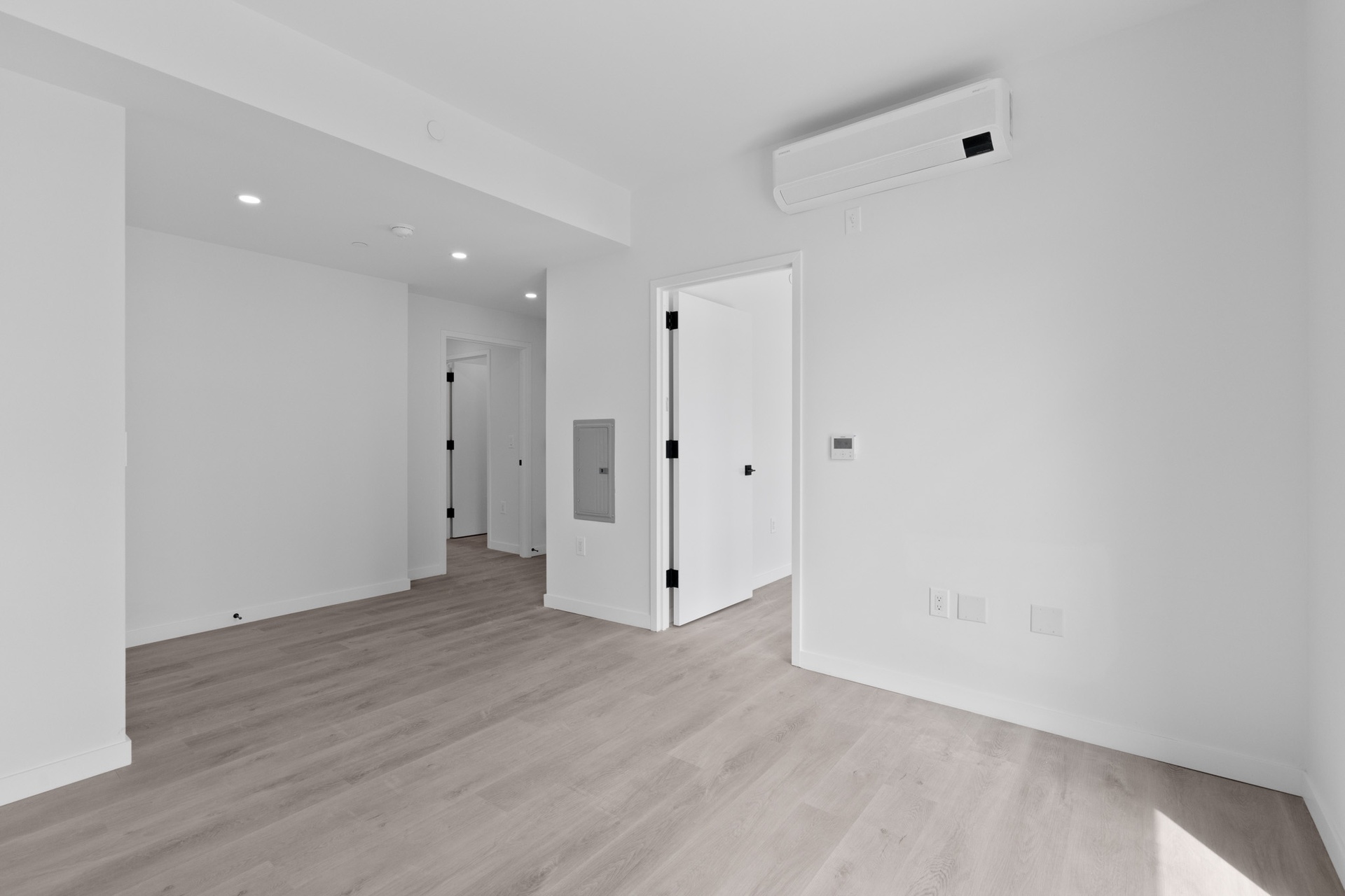 #4 photo, Astoria, クイーンズ区 Astoria , NY 11102