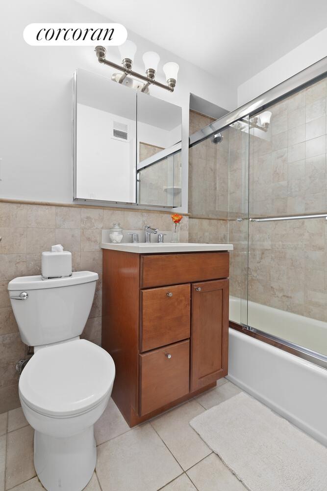 #7 photo, 420 E 72ND Street, マンハッタン Lenox Hill , NY 10021