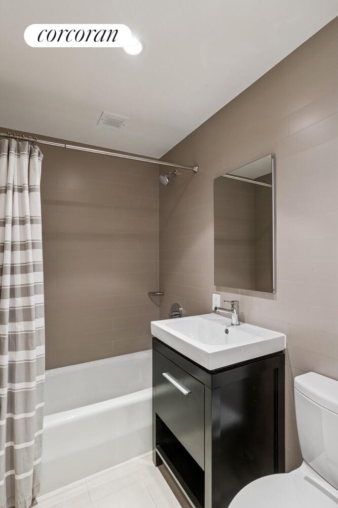 #7 photo, 34 W 74TH Street, マンハッタン Upper West Side , NY 10023