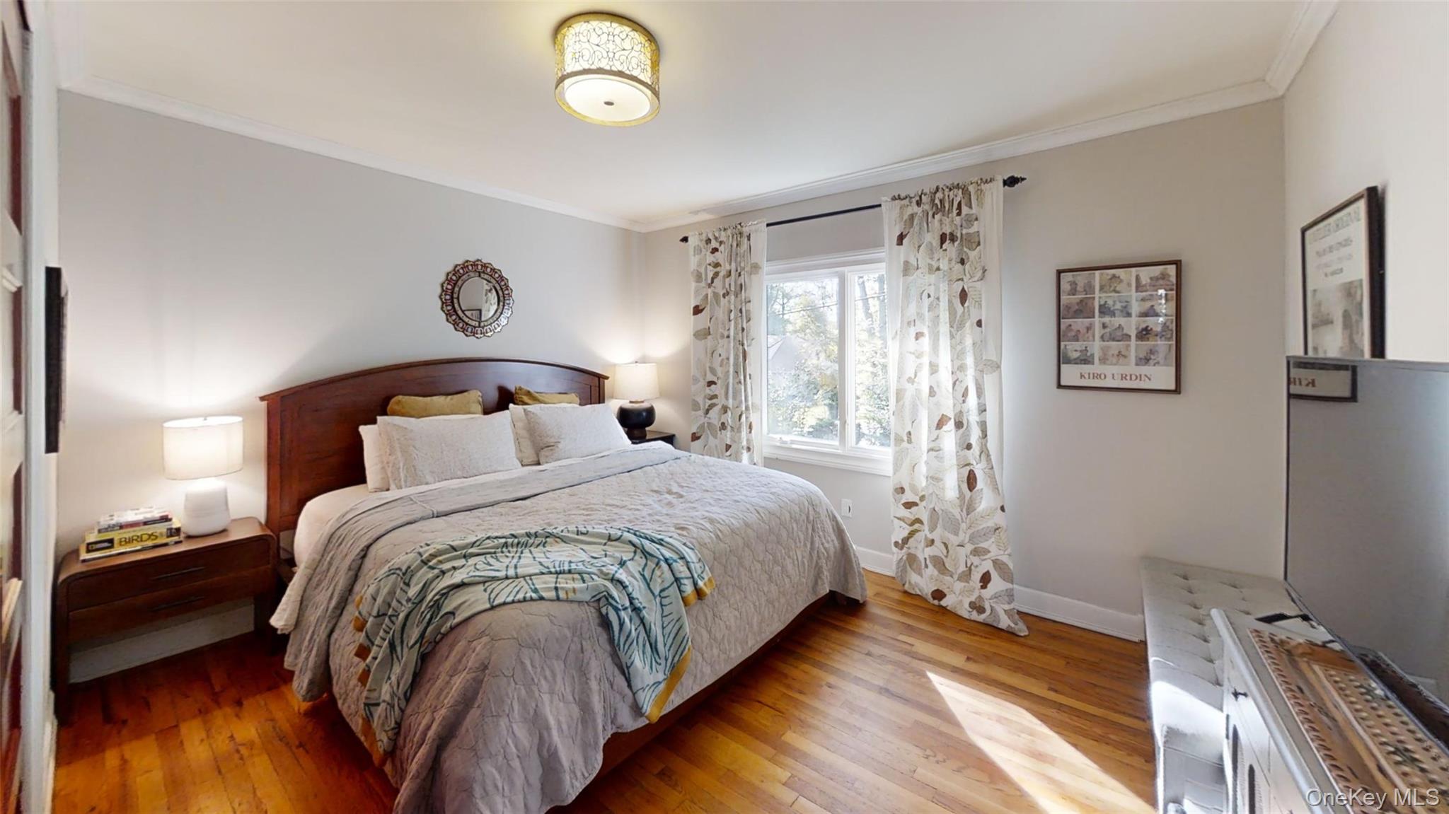 #11 photo, 35 Semon Road, Huntington , NY 11743