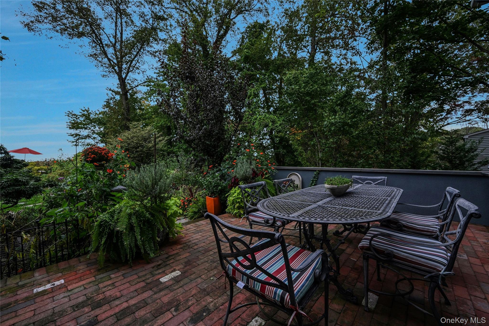 #12 photo, 35 Semon Road, Huntington , NY 11743