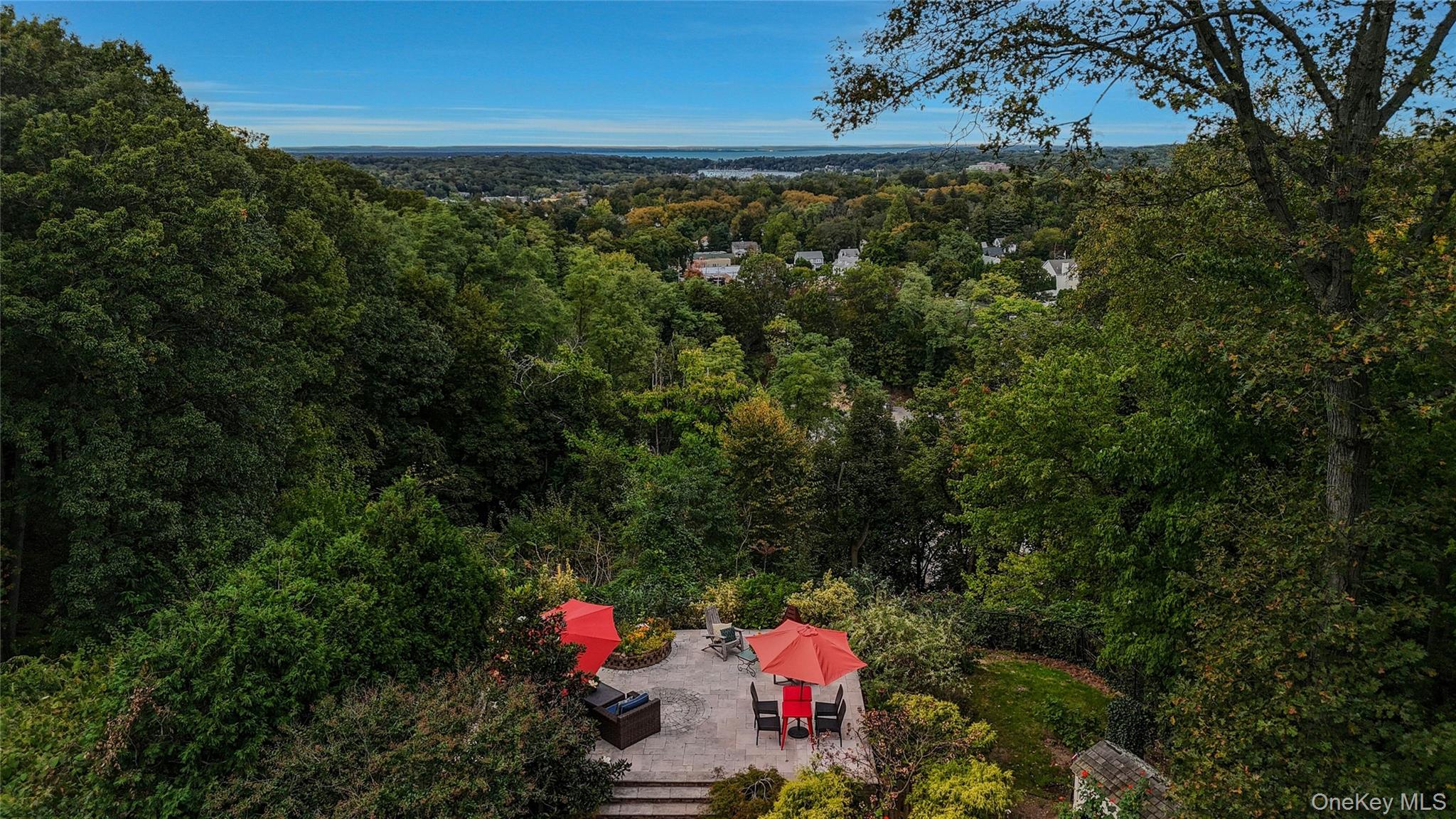 #14 photo, 35 Semon Road, Huntington , NY 11743