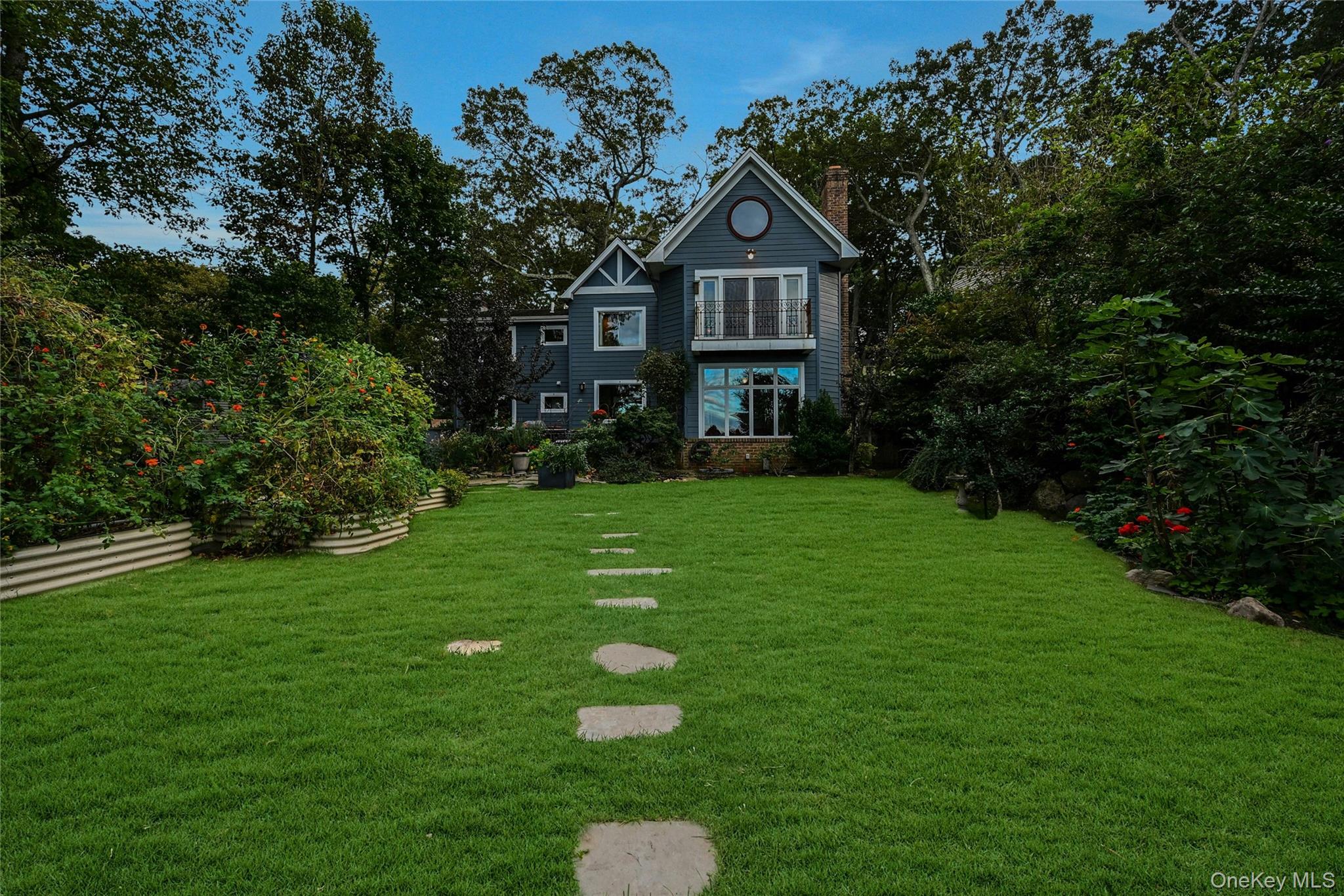 #16 photo, 35 Semon Road, Huntington , NY 11743