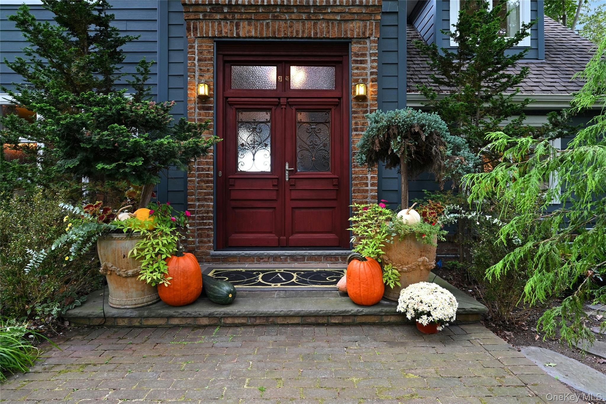 #17 photo, 35 Semon Road, Huntington , NY 11743