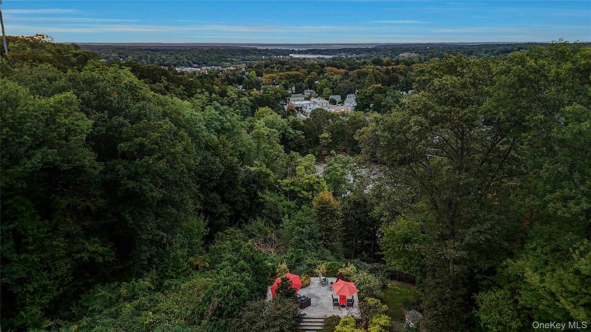 #18 photo, 35 Semon Road, Huntington , NY 11743