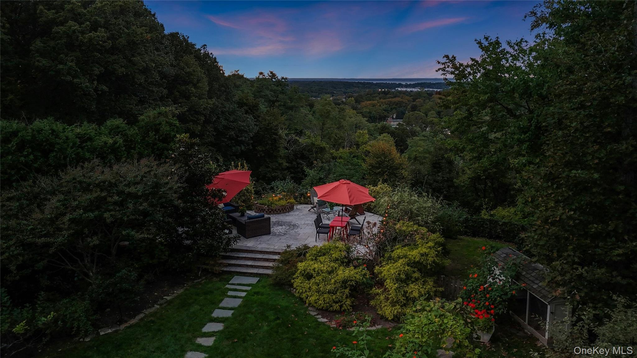 #20 photo, 35 Semon Road, Huntington , NY 11743