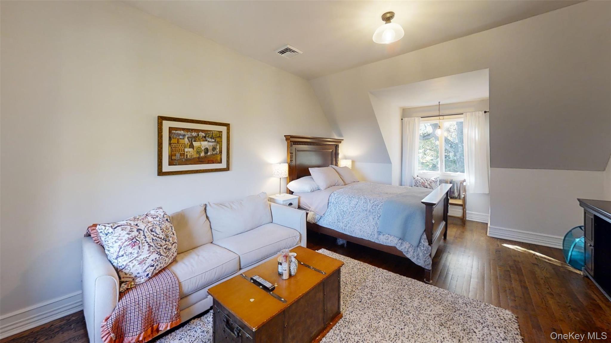 #9 photo, 35 Semon Road, Huntington , NY 11743