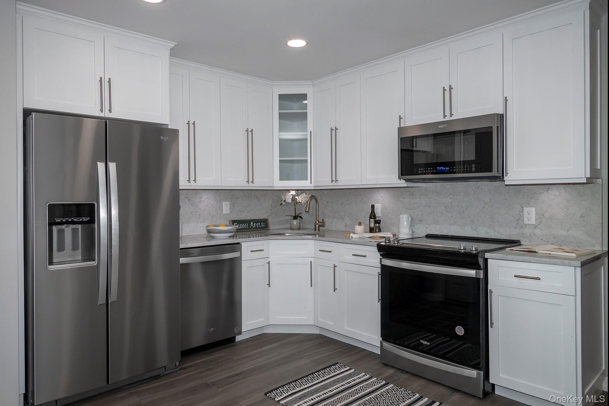 #4 photo, 42 Cassa Loop, サフォーク郡 Holtsville , NY 11742