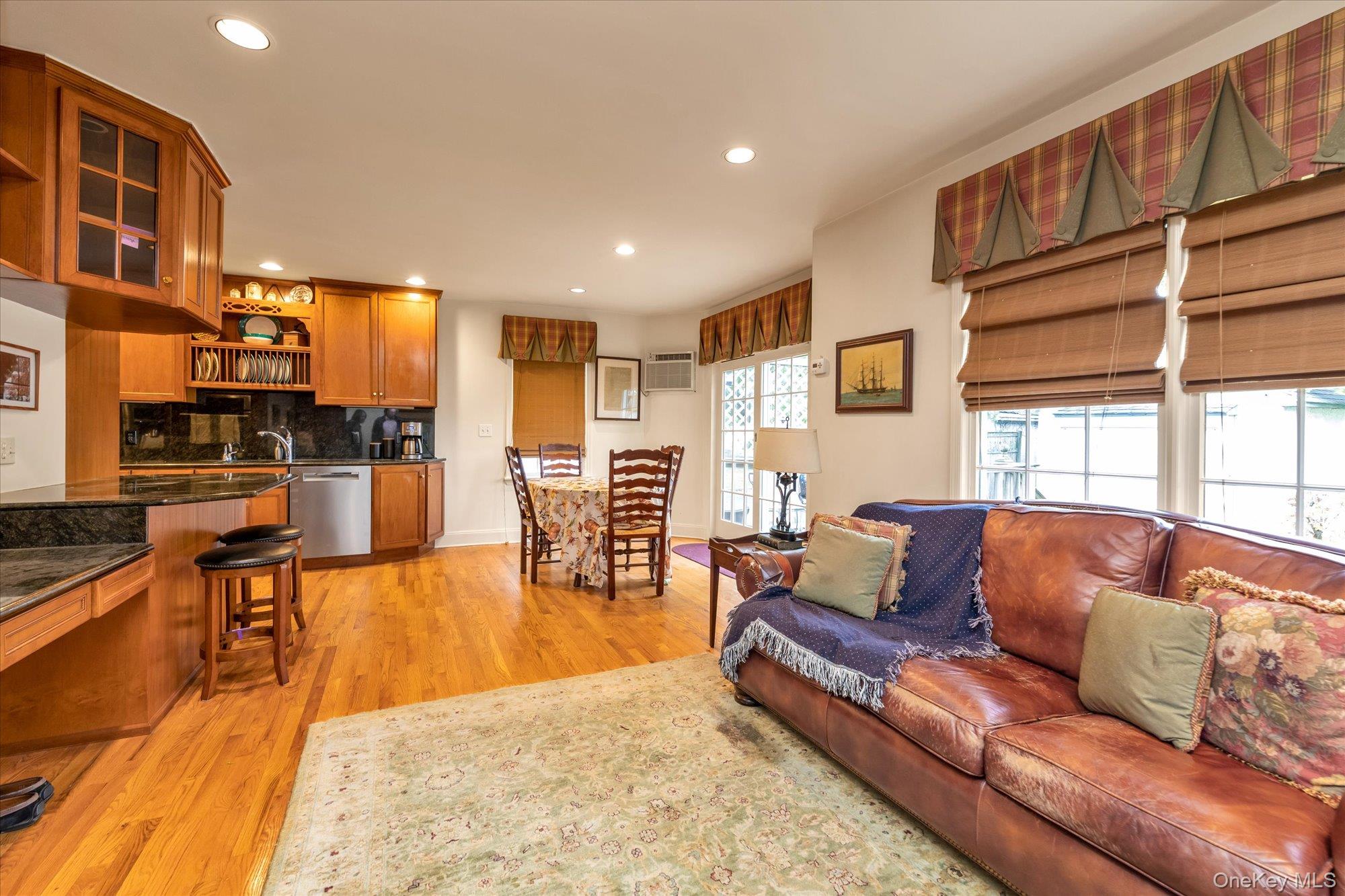 #11 photo, 11 Westminster Road, ナッソー郡 Rockville Centre , NY 11570