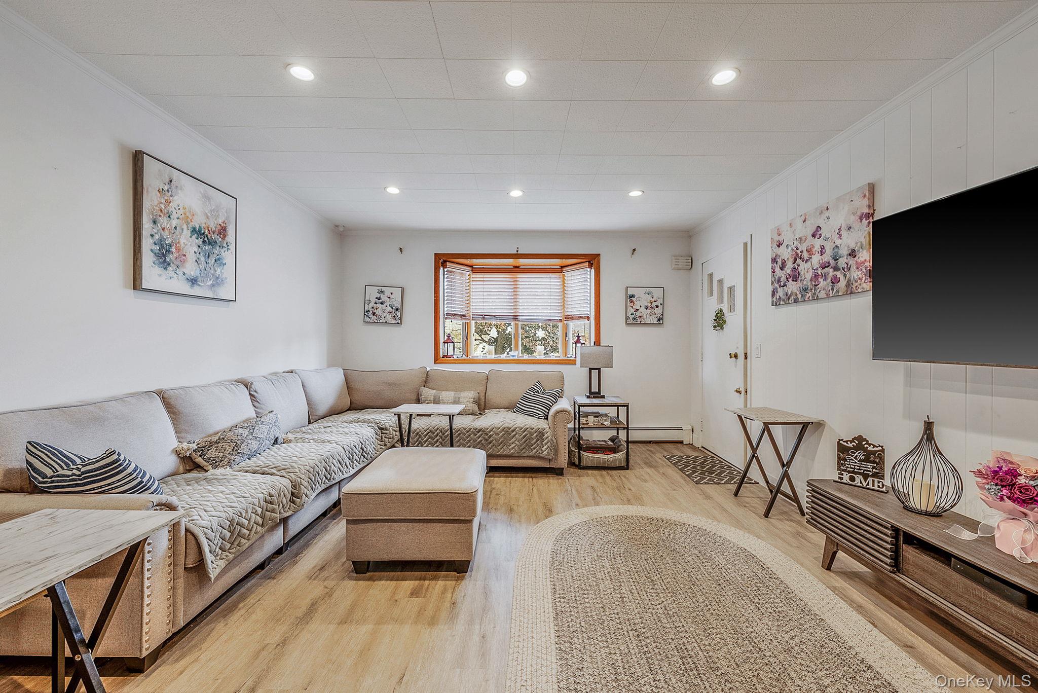 #19 photo, 163 Crest Avenue, Elmont , NY 11003