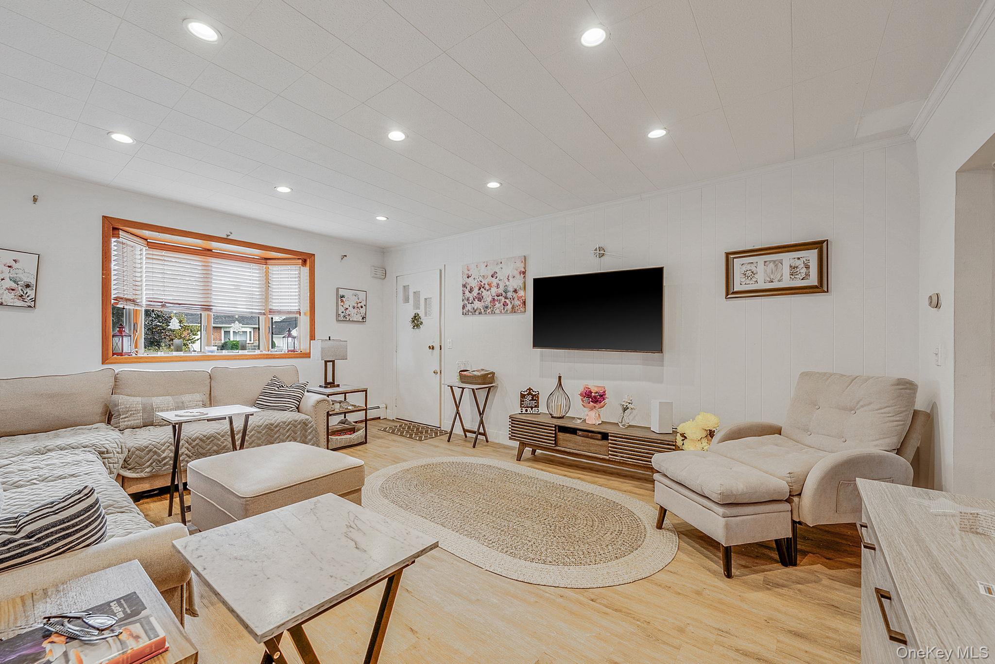 #2 photo, 163 Crest Avenue, Elmont , NY 11003