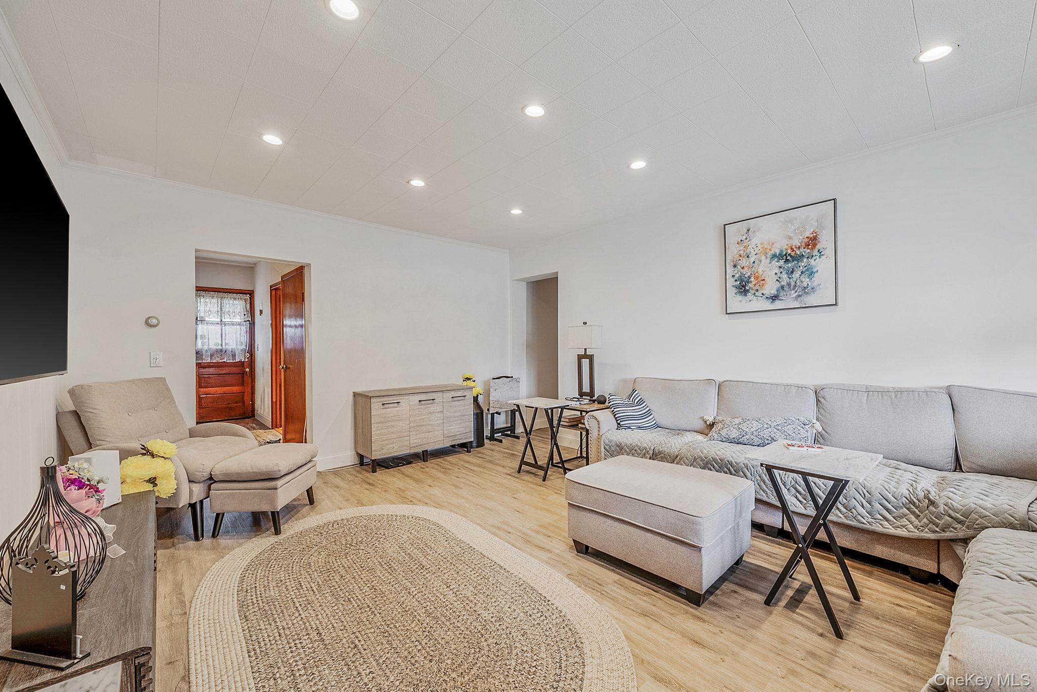 #20 photo, 163 Crest Avenue, Elmont , NY 11003