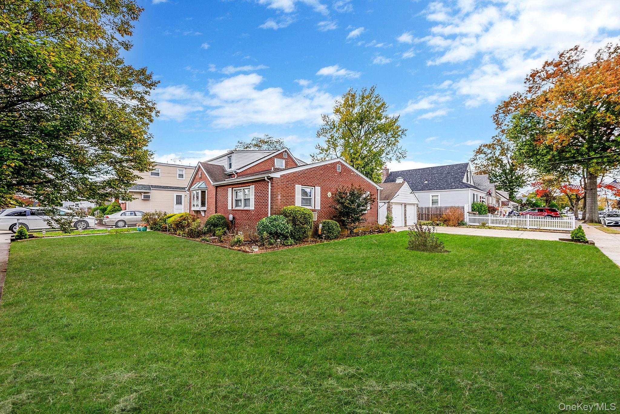 #6 photo, 163 Crest Avenue, Elmont , NY 11003