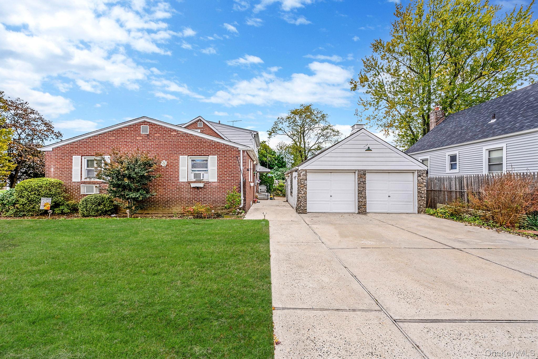 #8 photo, 163 Crest Avenue, Elmont , NY 11003