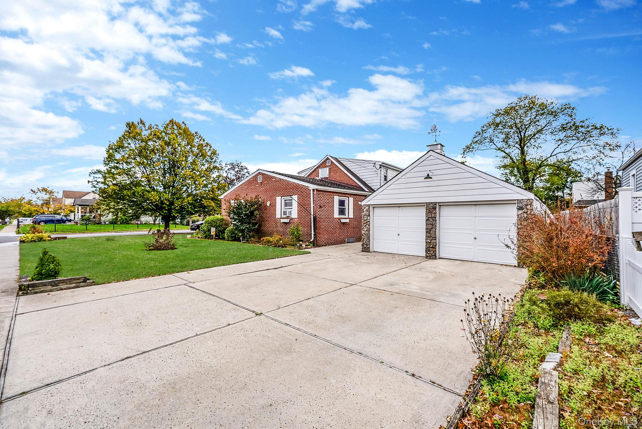 #9 photo, 163 Crest Avenue, Elmont , NY 11003