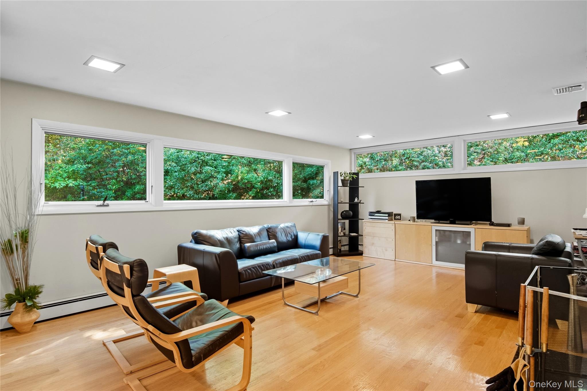 #19 photo, 341 River Road, Saint James , NY 11780