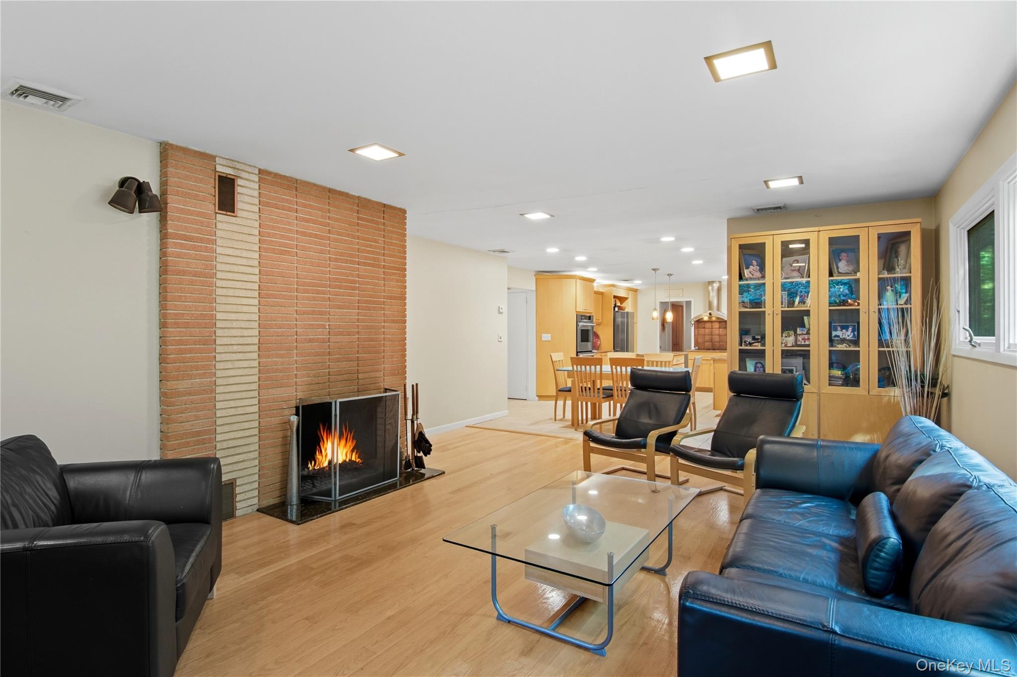 #20 photo, 341 River Road, Saint James , NY 11780