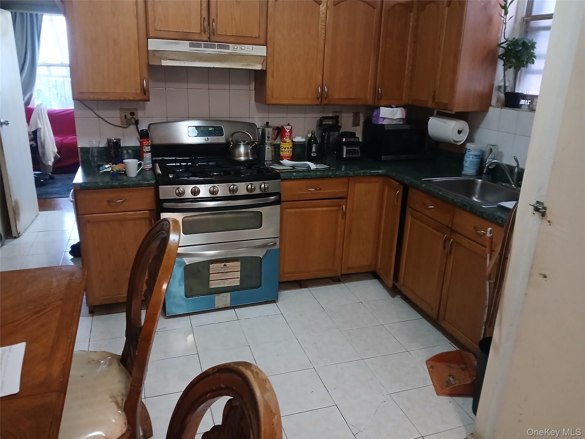 #2 photo, 95 13 42 Avenue, クイーンズ区 Elmhurst , NY 11373