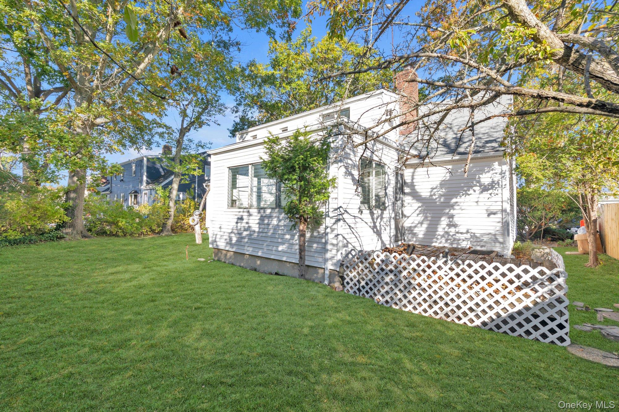 #18 photo, 350 Paul Place, West Hempstead , NY 11552