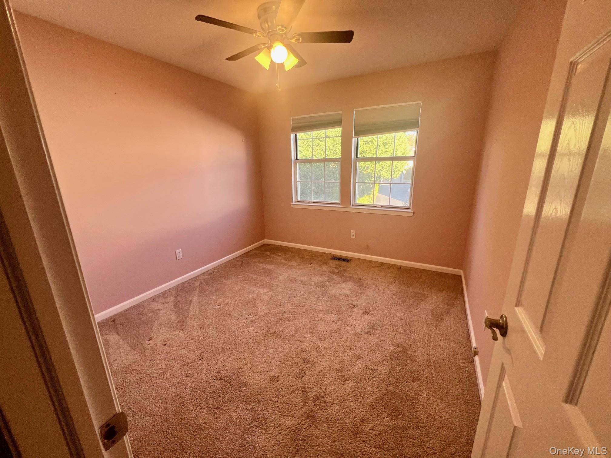 #11 photo, 28 Stratford Circle, ナッソー郡 Farmingdale , NY 11735