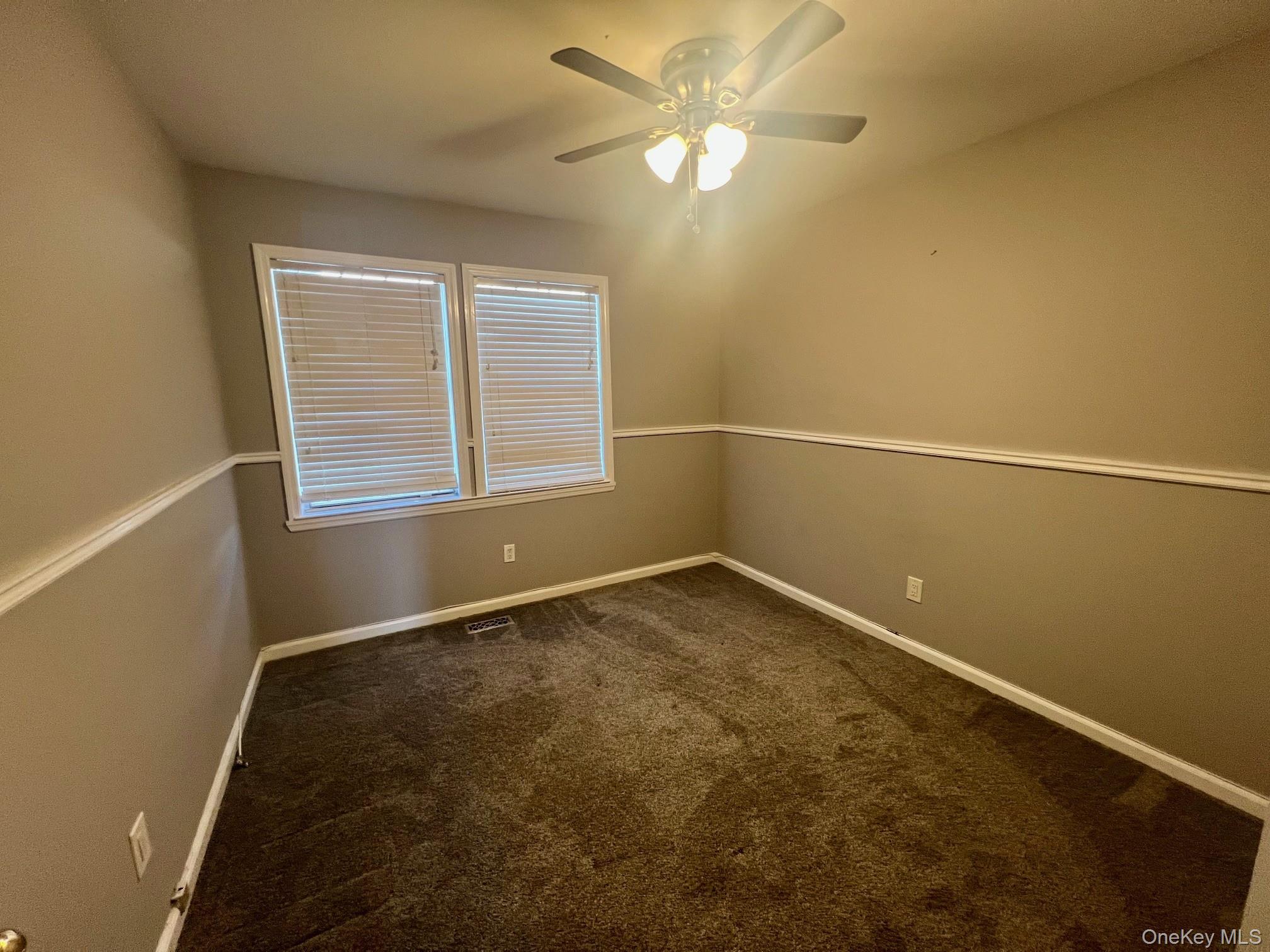 #13 photo, 28 Stratford Circle, ナッソー郡 Farmingdale , NY 11735