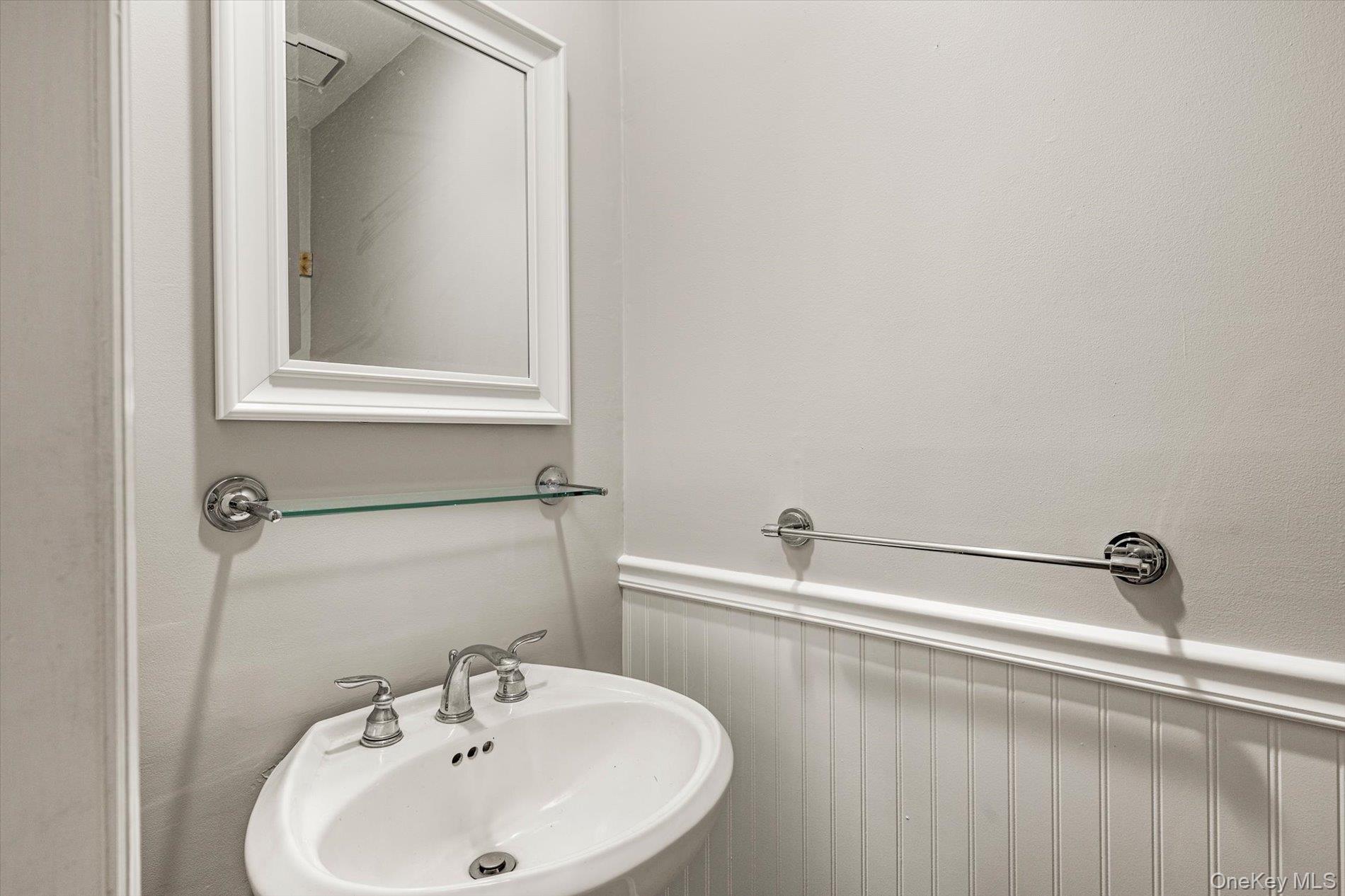 #17 photo, 28 Stratford Circle, নাসাউ কাউন্টি Farmingdale , NY 11735