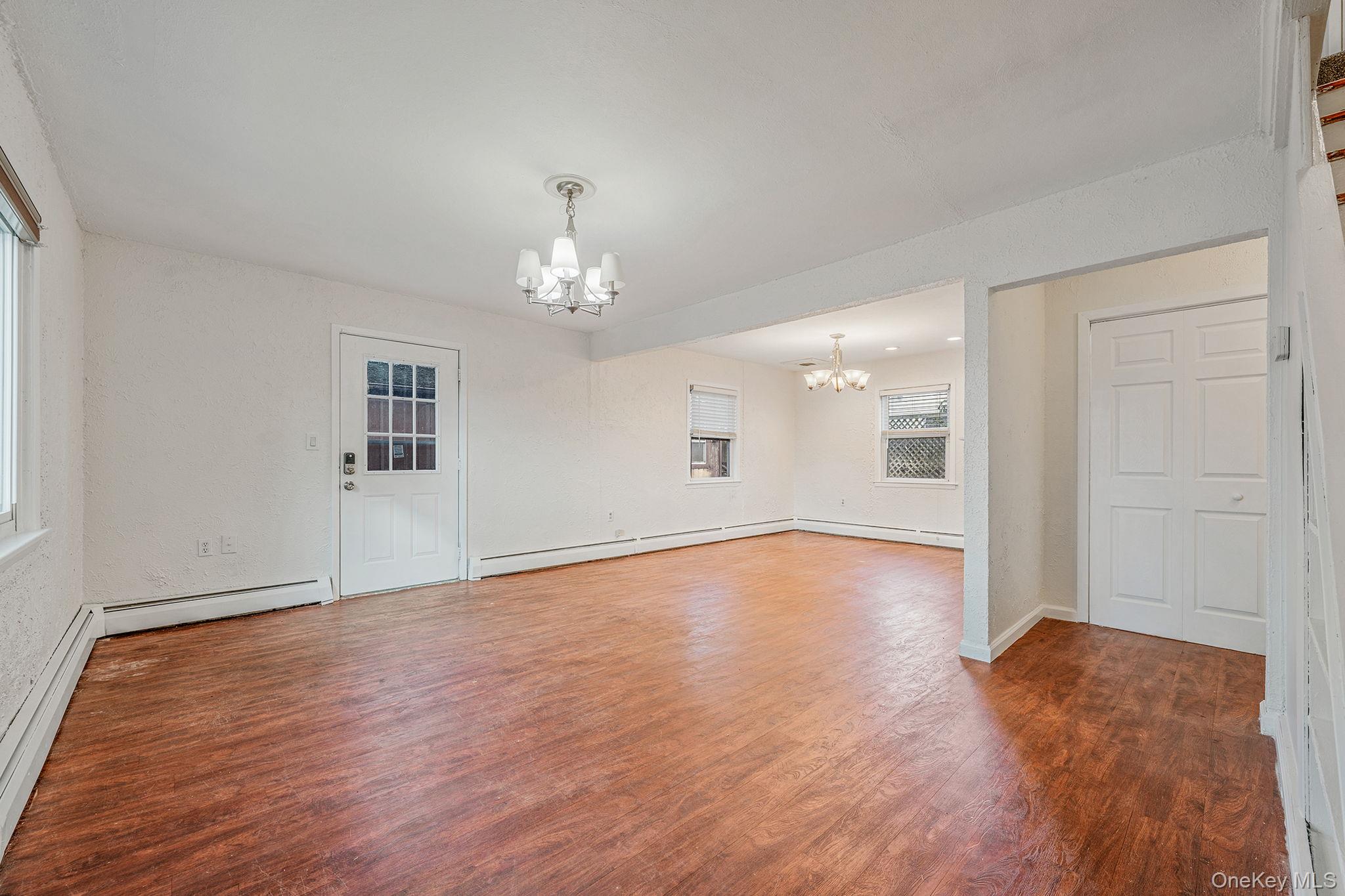 #2 photo, 89 Tanners Lane, ナッソー郡 Levittown , NY 11756