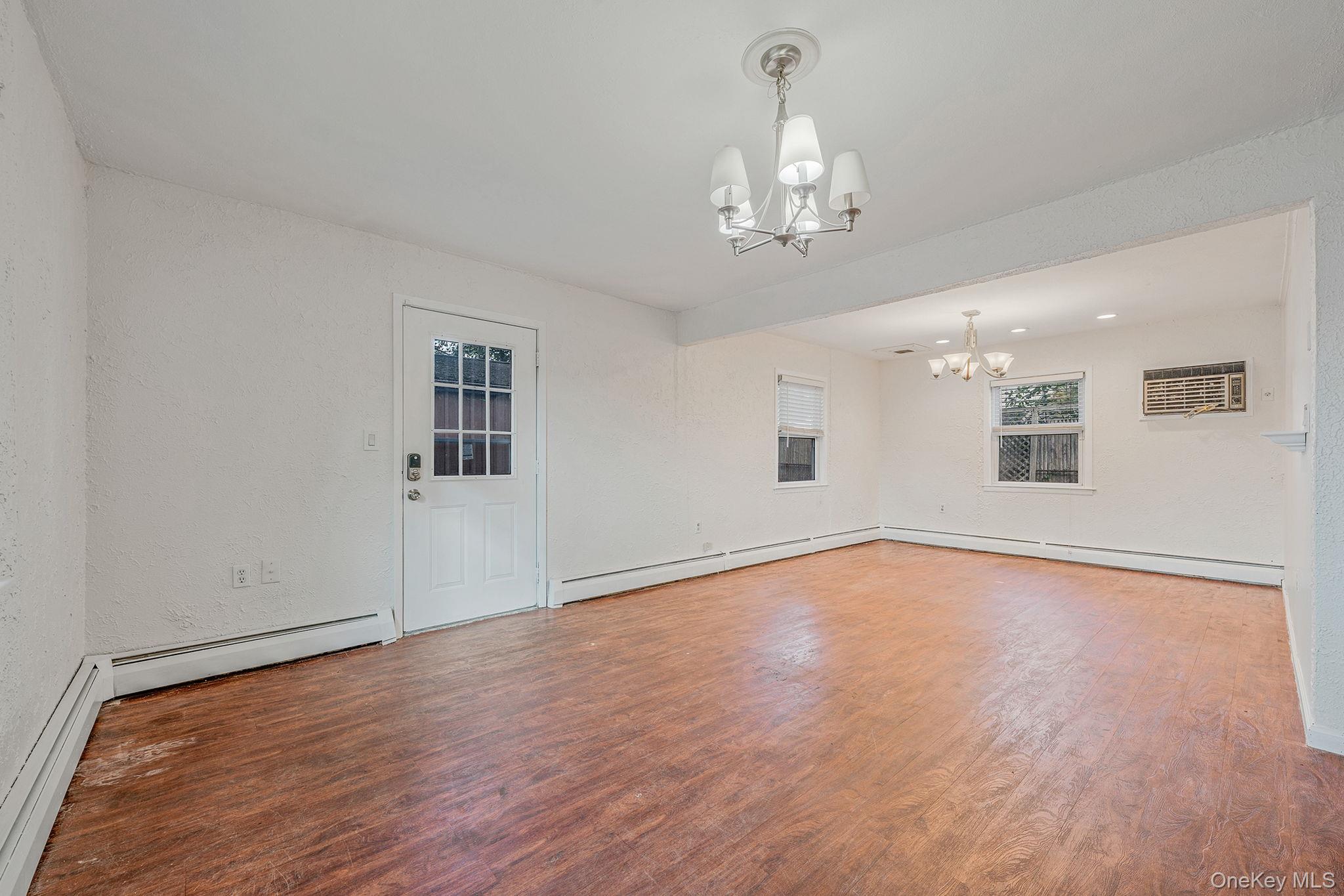 #3 photo, 89 Tanners Lane, ナッソー郡 Levittown , NY 11756