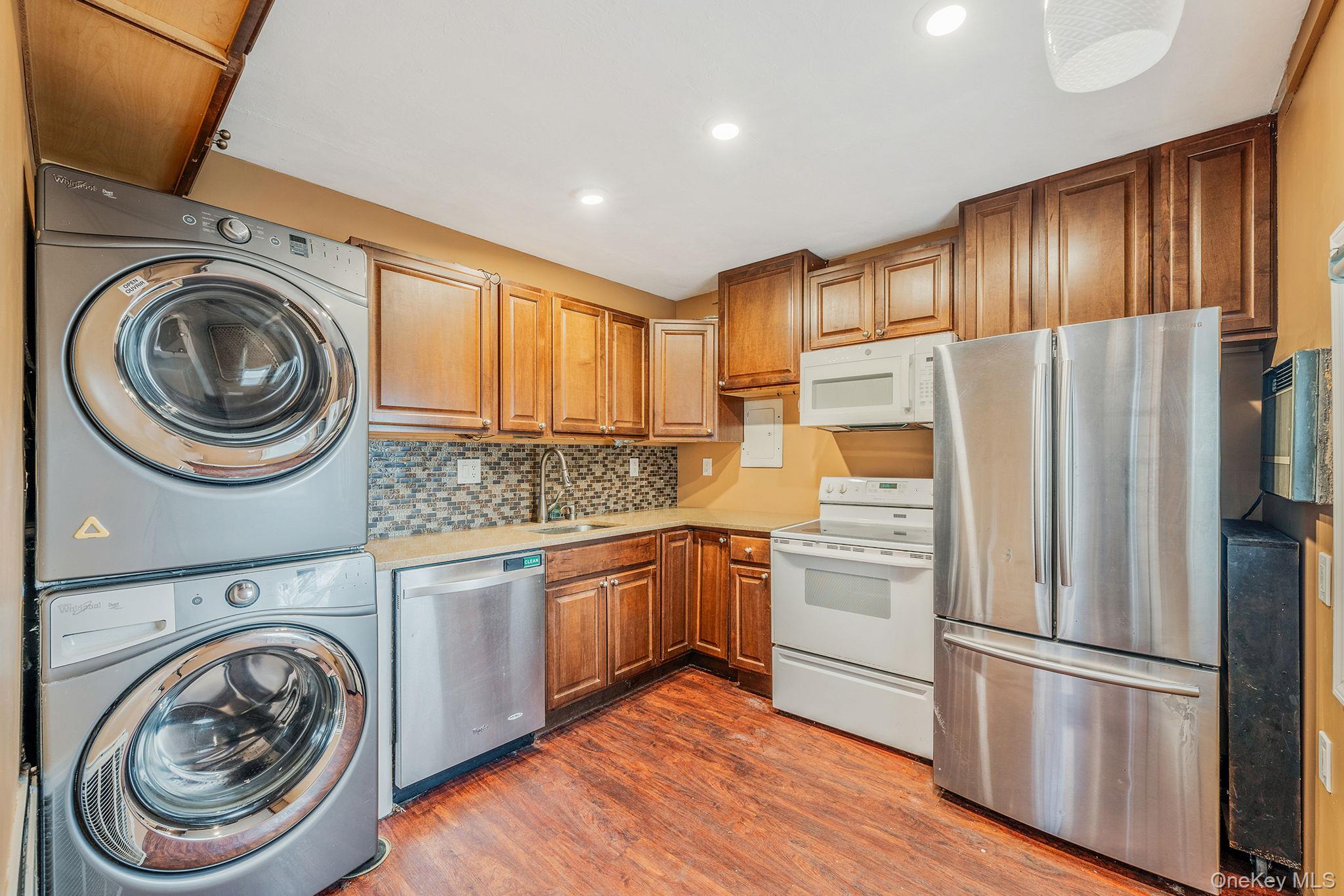 #8 photo, 89 Tanners Lane, ナッソー郡 Levittown , NY 11756