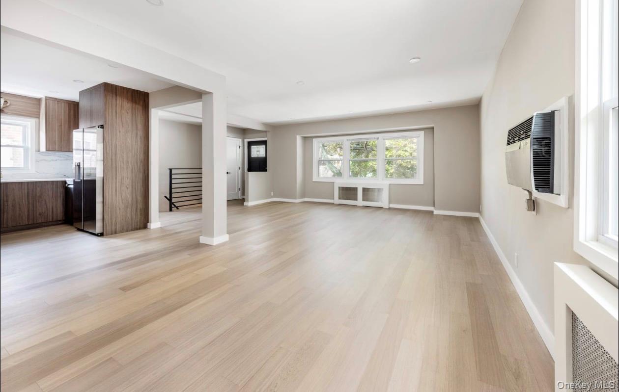 #3 photo, 208-12 53 Avenue, クイーンズ区 Oakland Gardens , NY 11364