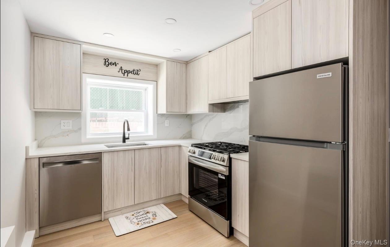 #5 photo, 208-12 53 Avenue, クイーンズ区 Oakland Gardens , NY 11364