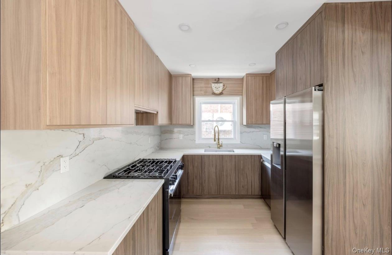 #6 photo, 208-12 53 Avenue, クイーンズ区 Oakland Gardens , NY 11364