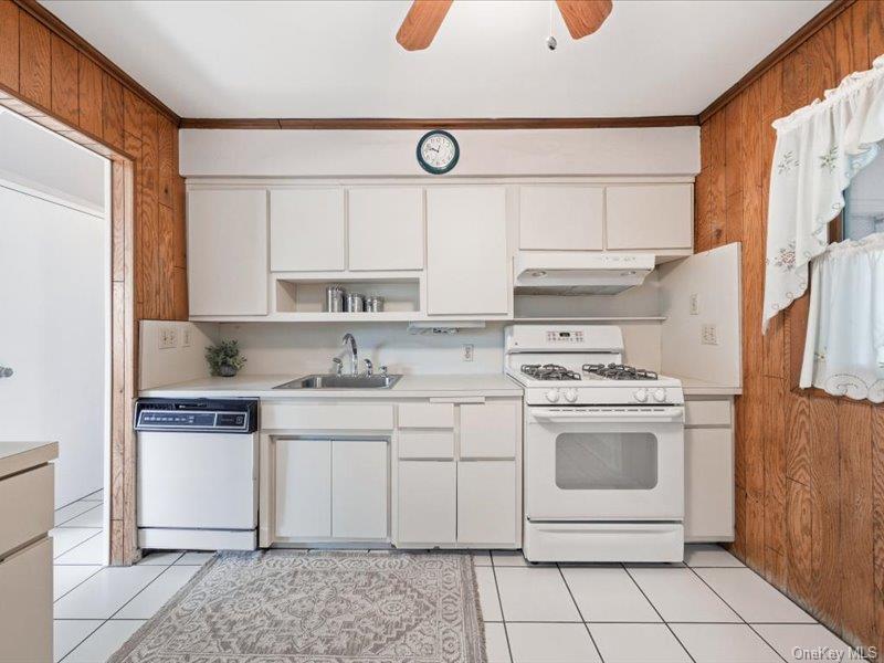 #10 photo, 79 Beecher Road, North Babylon , NY 11703