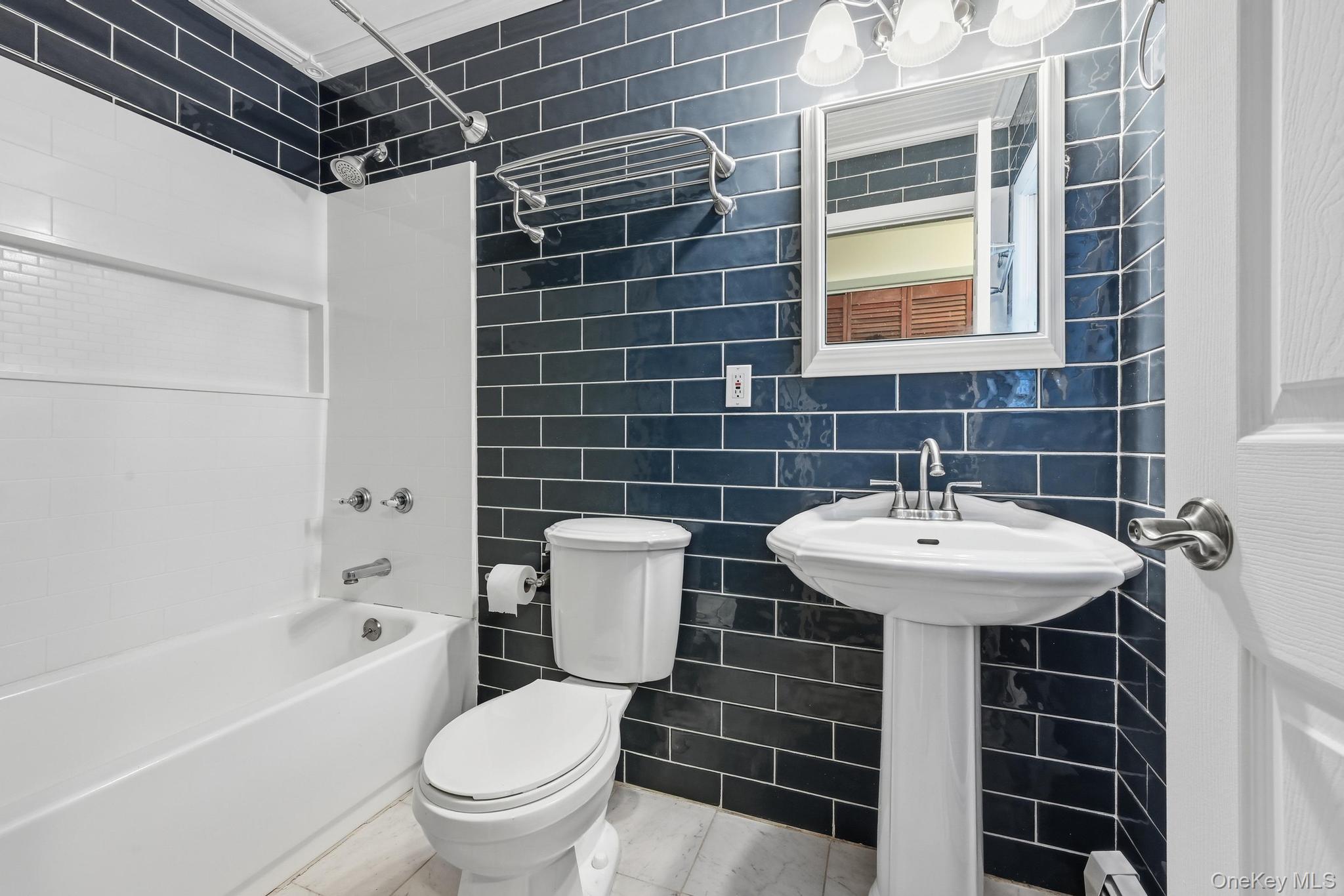 #16 photo, 757 Belmore Avenue, Islip Terrace , NY 11752