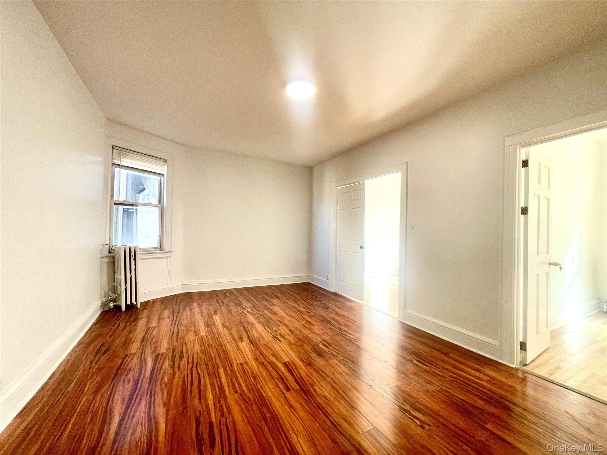 #4 photo, 5160 48th Street, クイーンズ区 Woodside , NY 11377