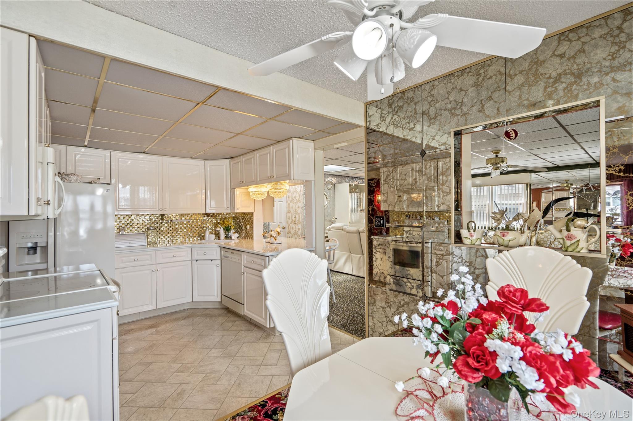 #12 photo, 697 N Fulton Avenue, Lindenhurst , NY 11757