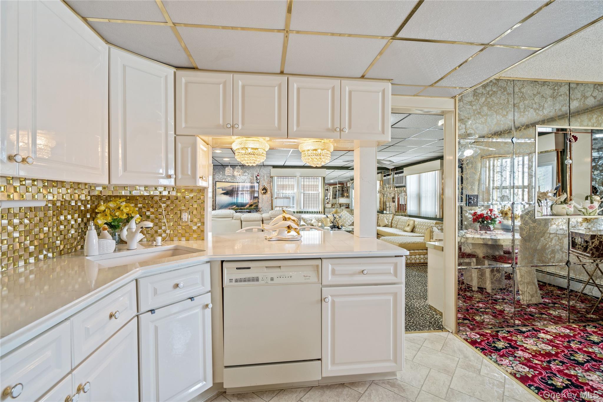 #14 photo, 697 N Fulton Avenue, Lindenhurst , NY 11757