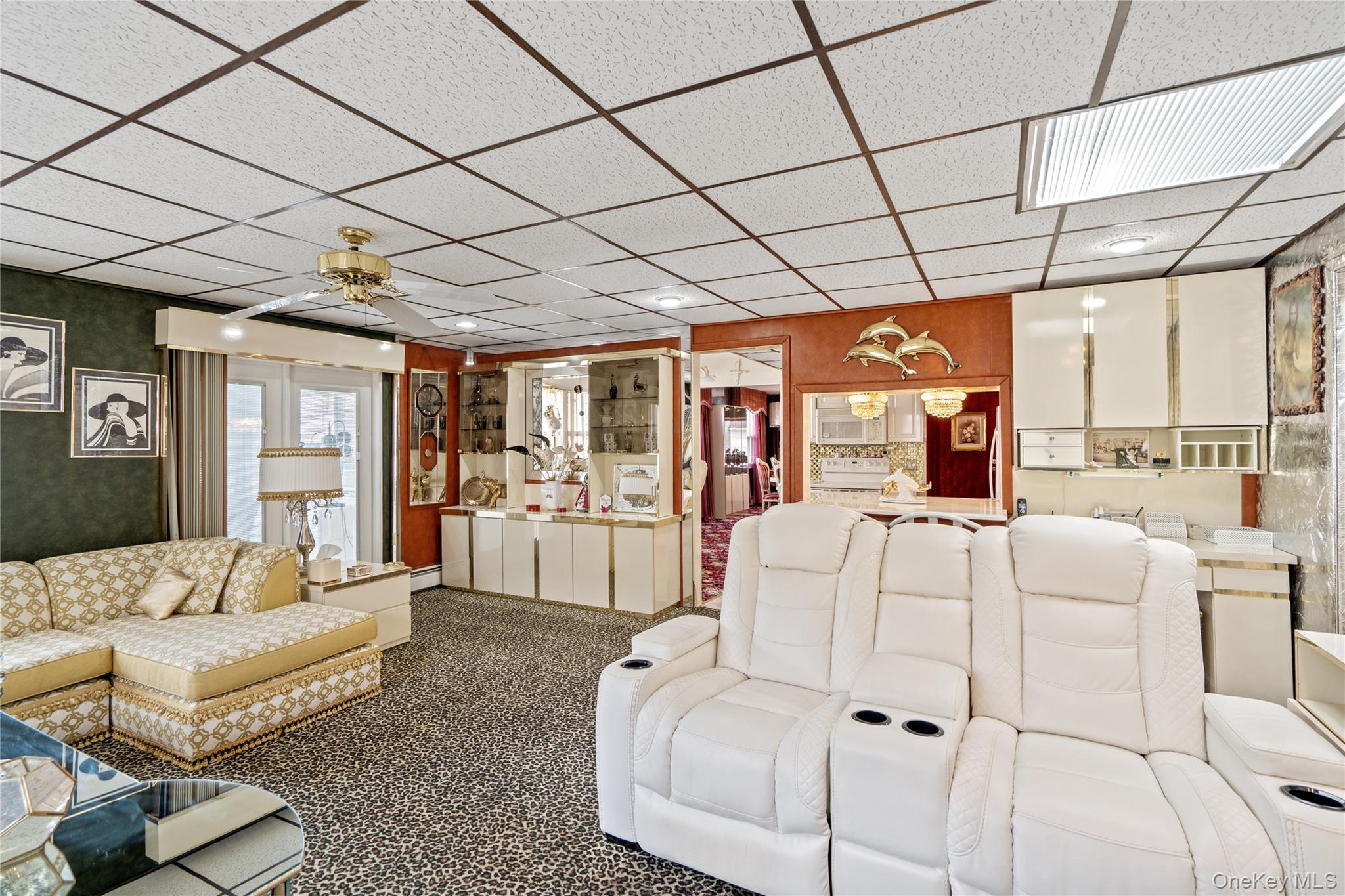 #20 photo, 697 N Fulton Avenue, Lindenhurst , NY 11757