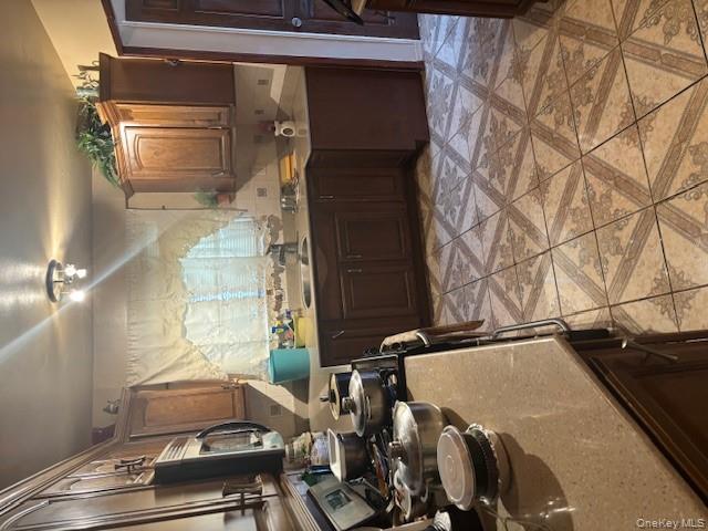 #13 photo, 21215 104th Road, クイーンズ区 Queens Village , NY 11429