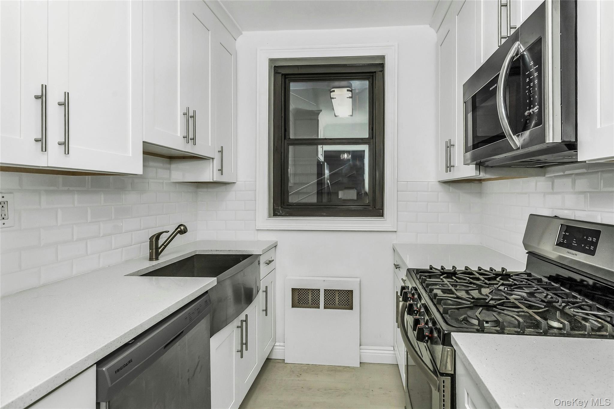 #14 photo, 15 Hill Park Ave Avenue, ナッソー郡 Great Neck , NY 11021