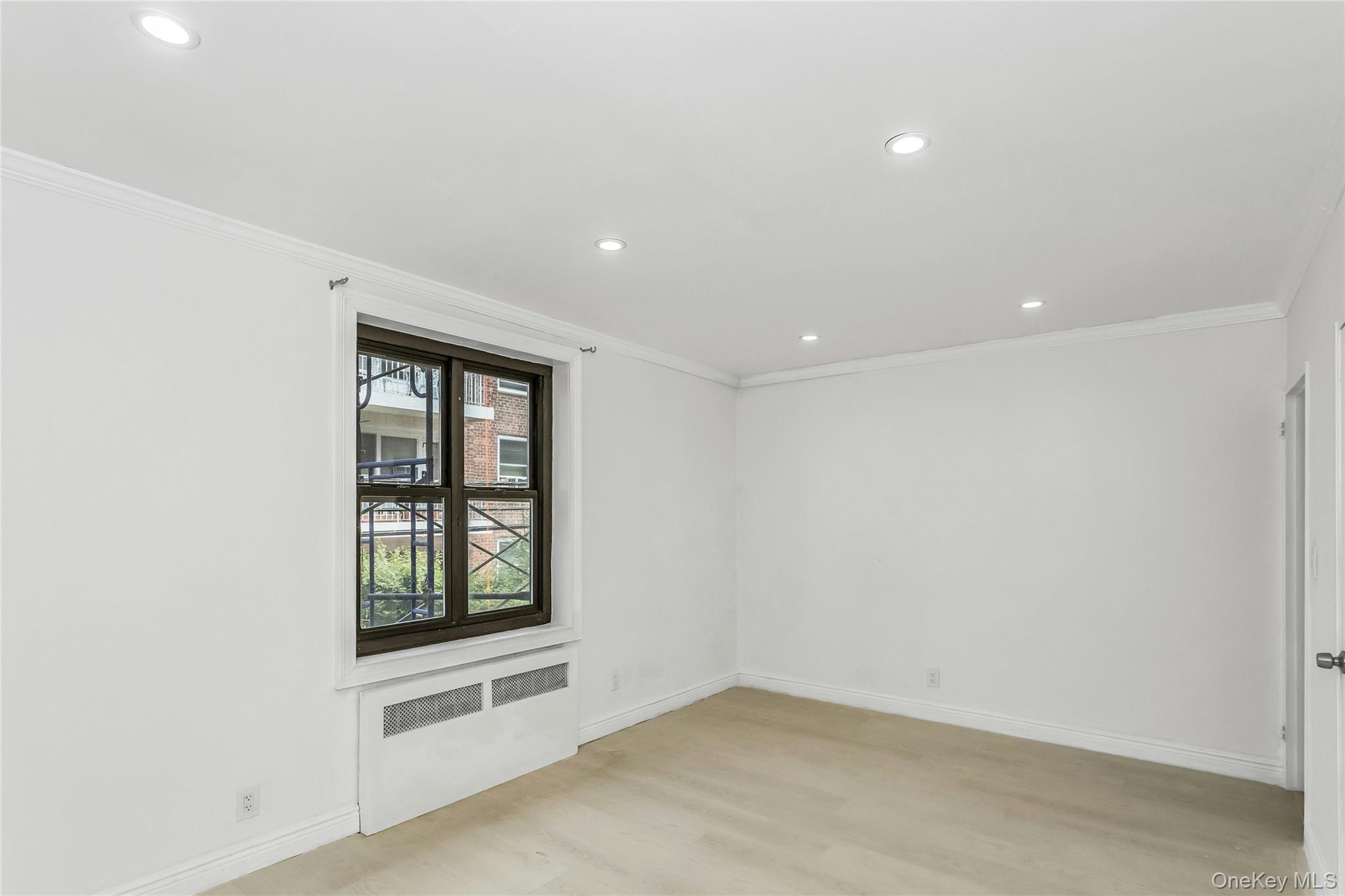 #17 photo, 15 Hill Park Ave Avenue, ナッソー郡 Great Neck , NY 11021