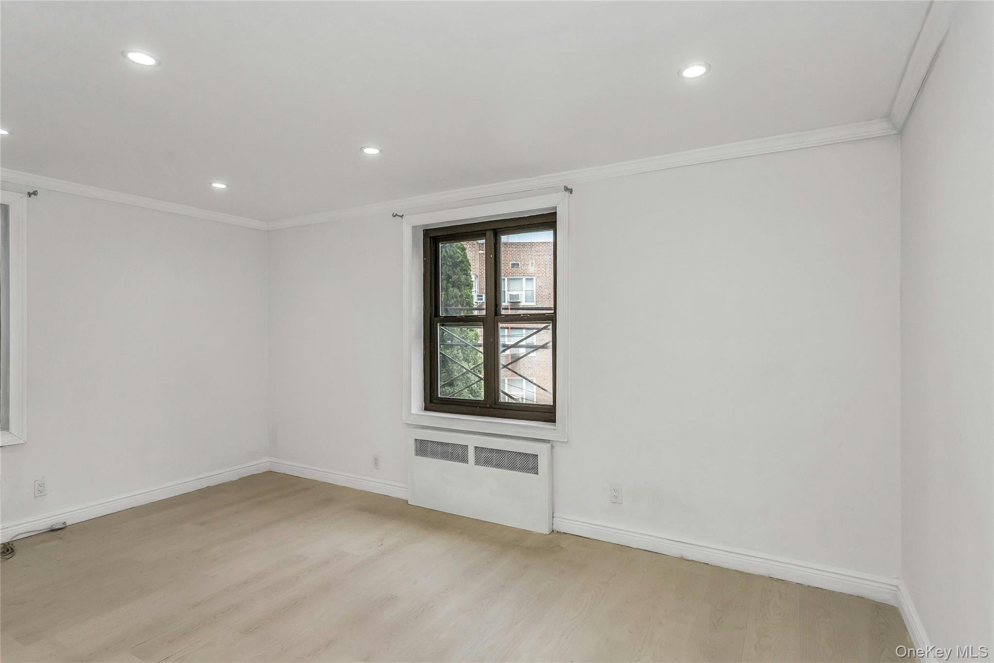 #18 photo, 15 Hill Park Ave Avenue, ナッソー郡 Great Neck , NY 11021