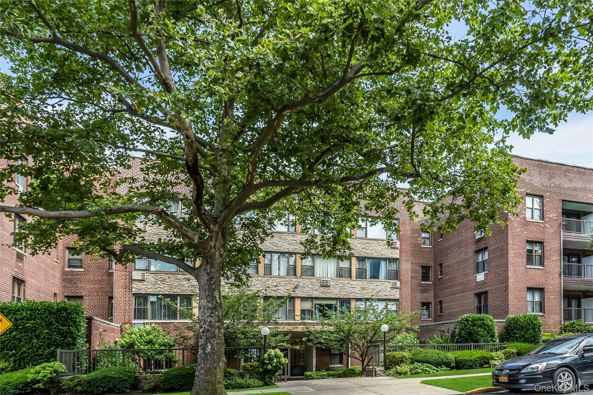 #2 photo, 15 Hill Park Ave Avenue, ナッソー郡 Great Neck , NY 11021