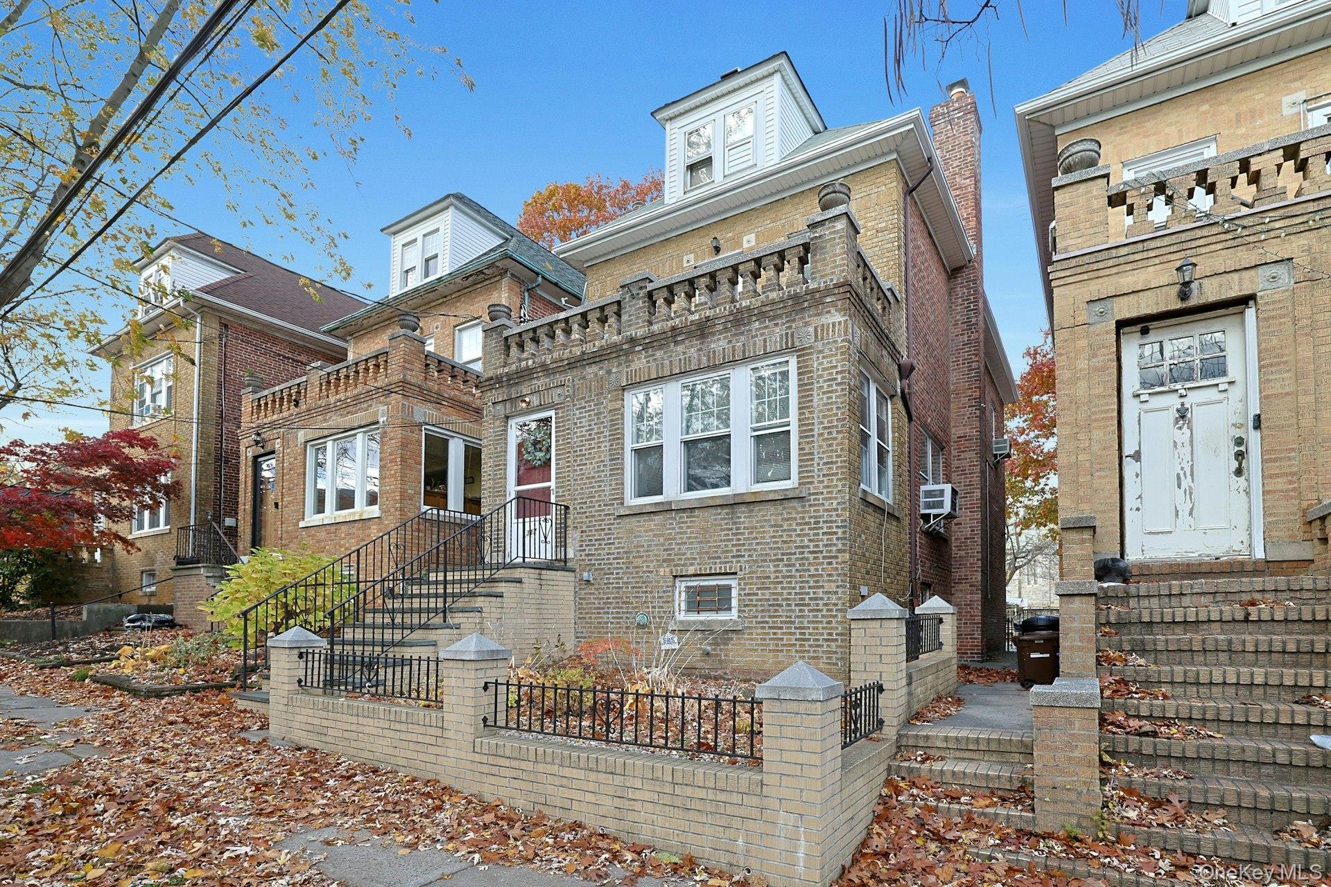 #3 photo, 317 E 242nd Street, برونكس Bronx , NY 10470