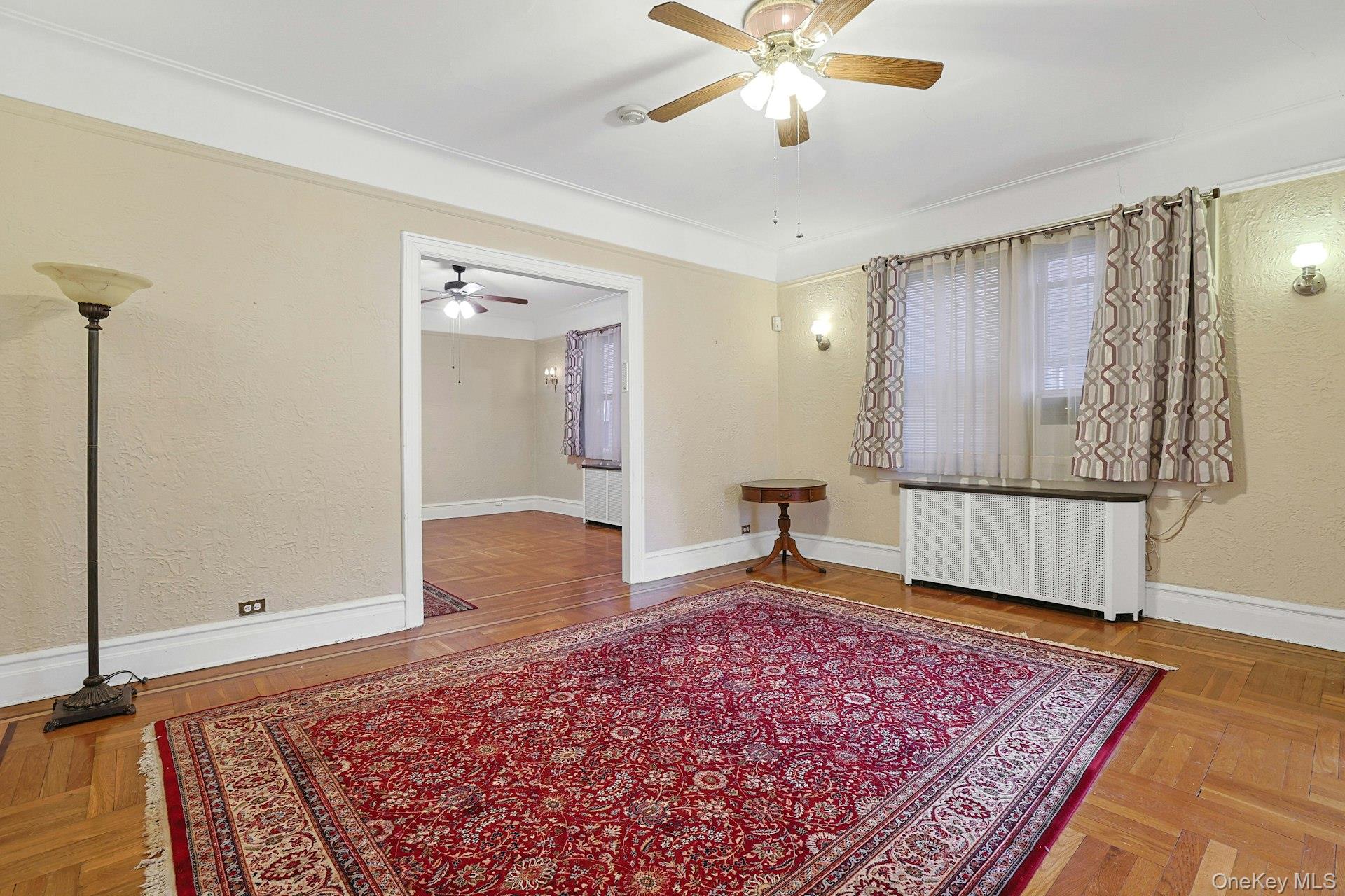 #4 photo, 317 E 242nd Street, برونكس Bronx , NY 10470