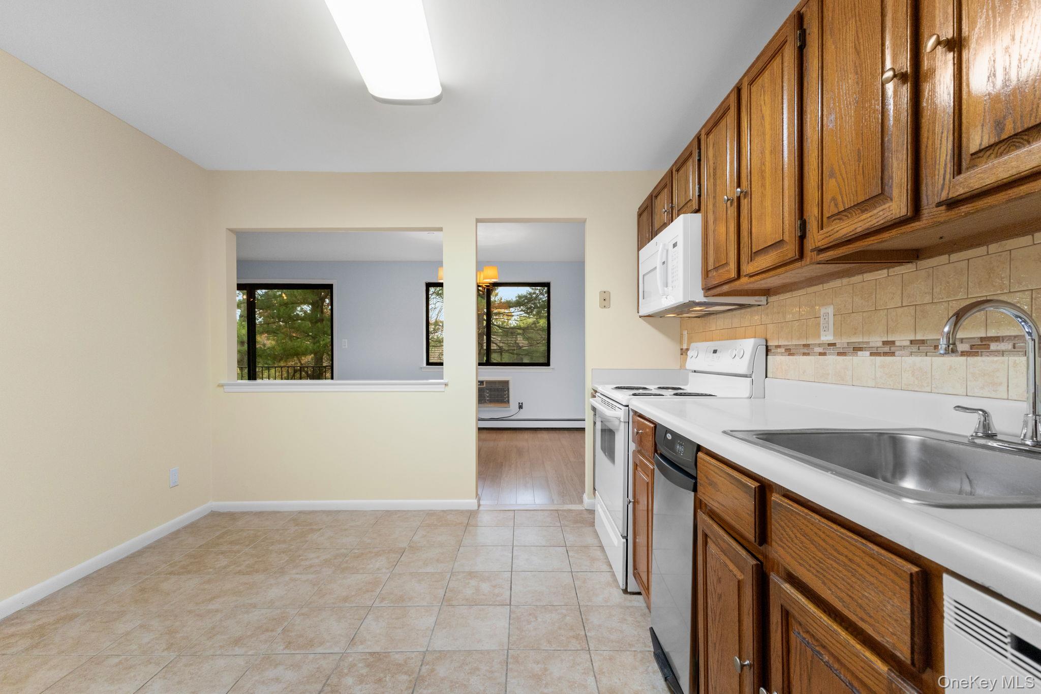 #6 photo, 508 Central Park Avenue, Scarsdale , NY 10583