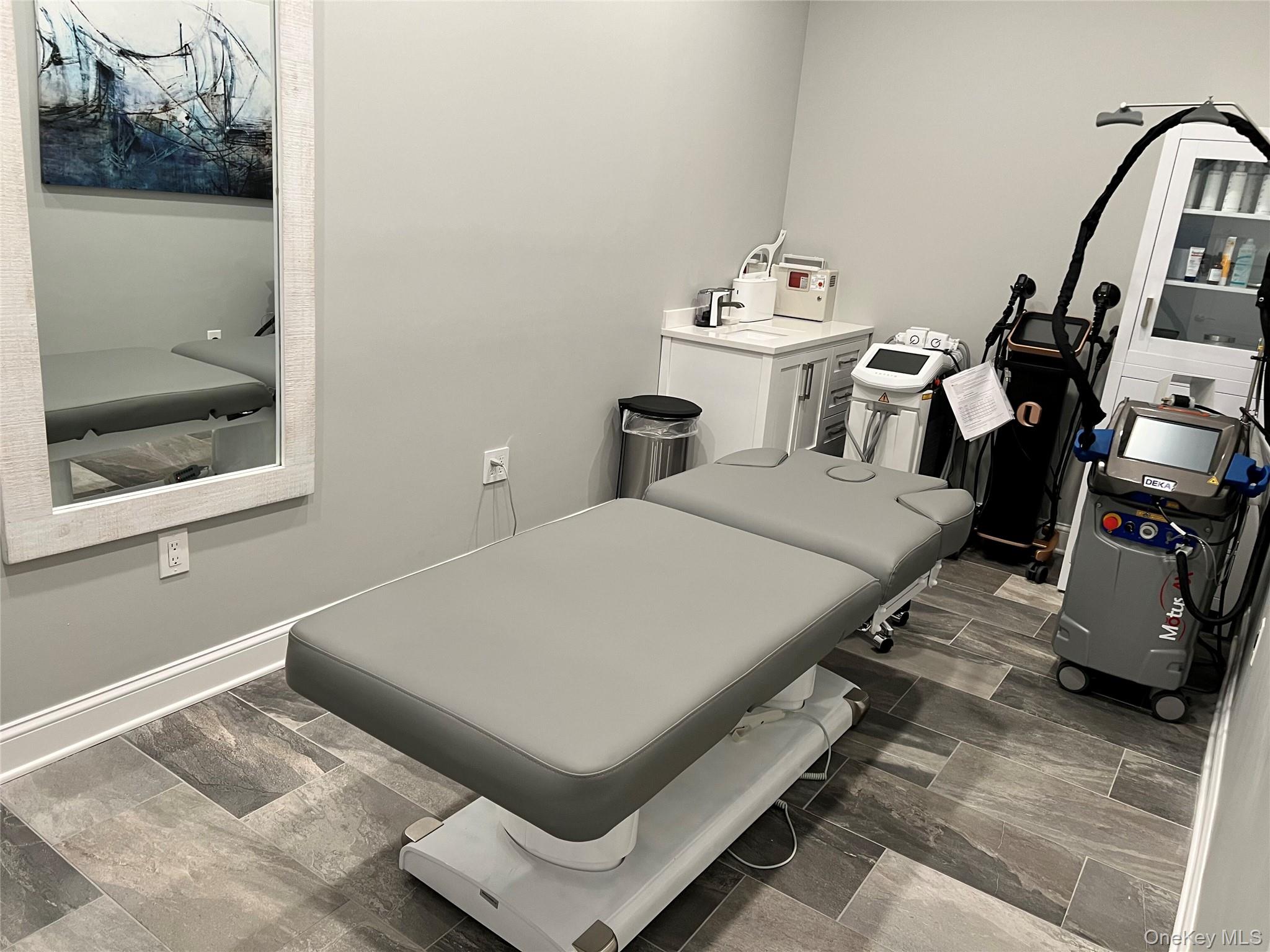 #7 photo, 221-223 E Park Avenue, ナッソー郡 Long Beach , NY 11561