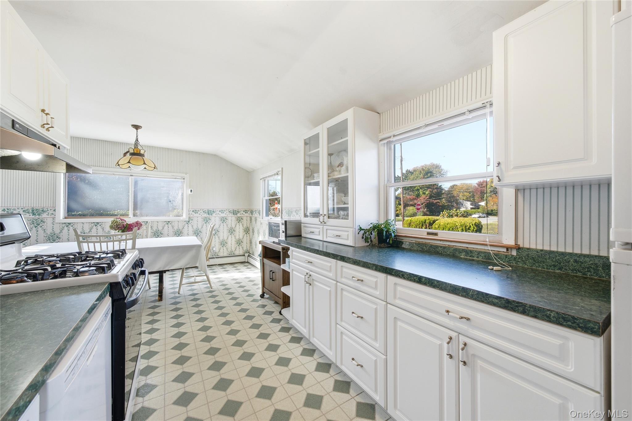 #9 photo, 68 7th Street, Bay Shore , NY 11706