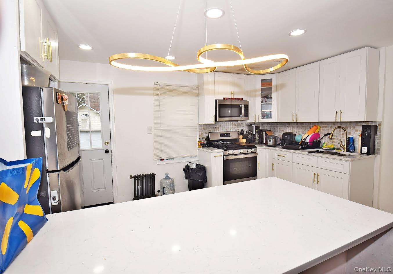 #19 photo, 16414 81st Avenue, クイーンズ区 Jamaica Estates , NY 11432